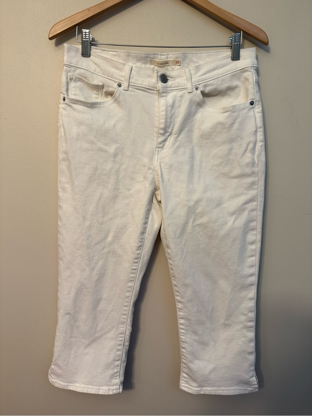 Levi's White Women's Capri Jeans